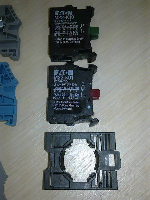 Eaton fixing adapter M22-A, contact blocks M22-K01 и M22-K10