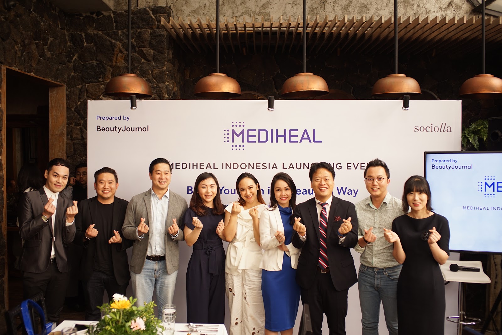 Download Astarianadya Finally Mediheal Face Mask Resmi Launching Di Indonesia PSD Mockup Templates