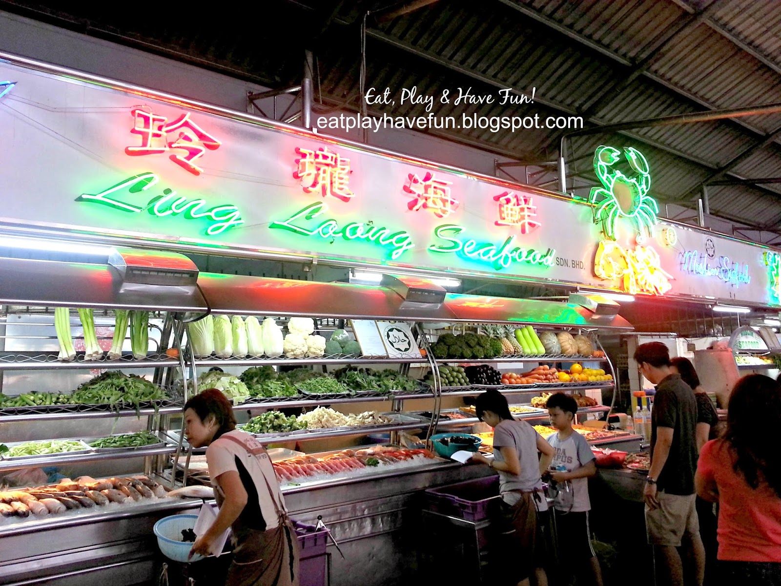 Eat, Play & Have Fun!: Top Spot Food Court @ Kuching