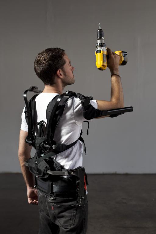 Modular Exoskeleton reduces muscle force need for hard labor by 2.5