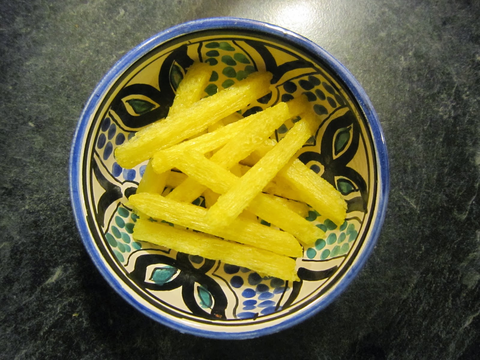 Cheeseburger Crisps & Other Stories: Smiths Chipsticks Salt'n'Vinegar Flavour