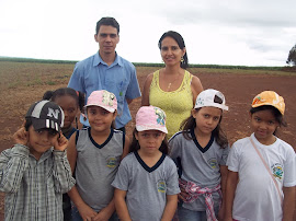 Suelâine e alguns de seus alunos que participaram deste projeto