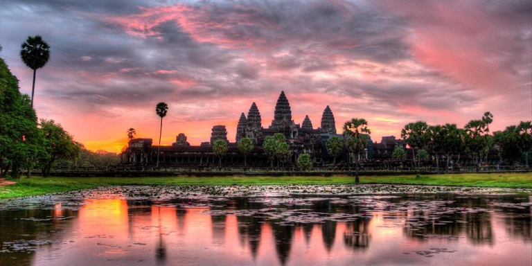 Angkor Wat, Candi Paling Terkenal di Kamboja Angkor Wat, Candi Paling Terkenal di Kamboja