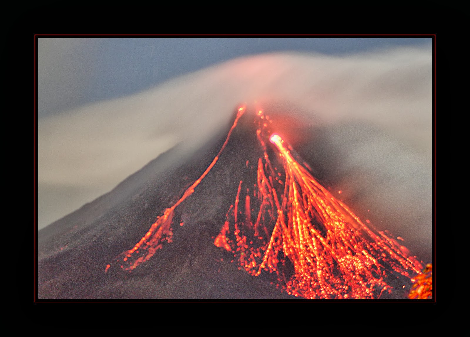 Из действующих вулканов земли наиболее широко известны. Вулканы земли. Действующие вулканы. Действующие вулканы земли.