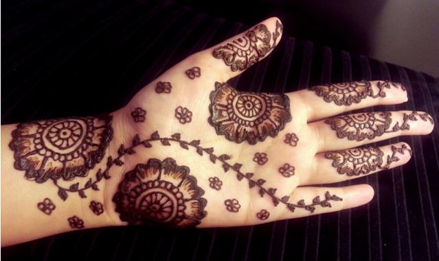 15 Latest Floral Henna Mehndi designs for Hands | Bling Sparkle