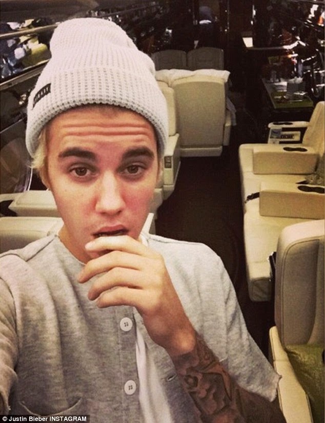 20 YEAR OLD SINGER JUSTIN BIEBER BUYS HIMSELF A PRIVATE JET (PHOTOS