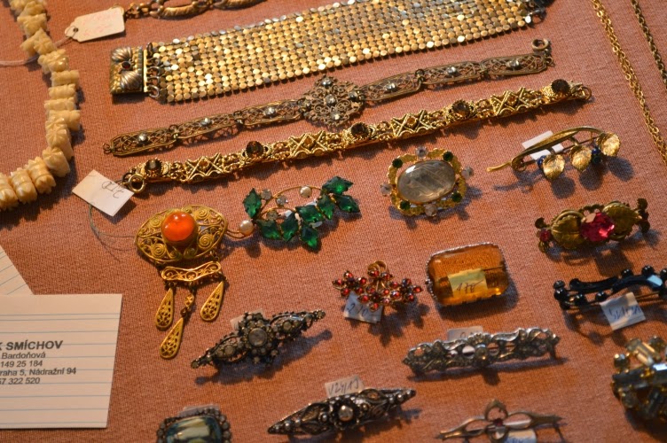 vintage, accessories, prague vintage fair, brooch, bracelet, jewellery