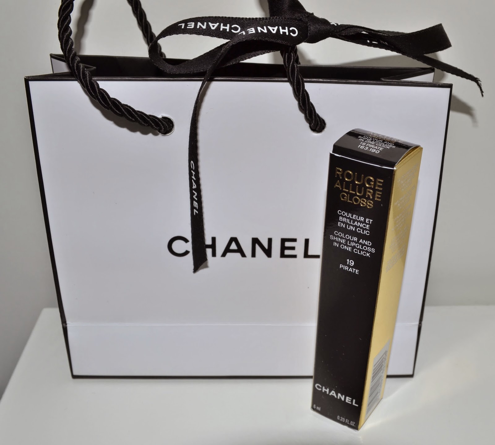 Simply Diana's Makeup Chronicles: Chanel NEW Rouge Allure Gloss (#19 Pirate)