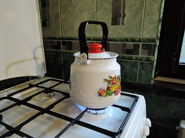 чайник на плите
