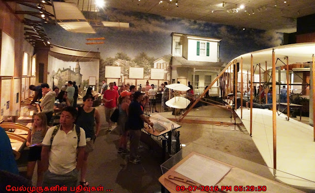 Wright brothers plane in Space Museum 