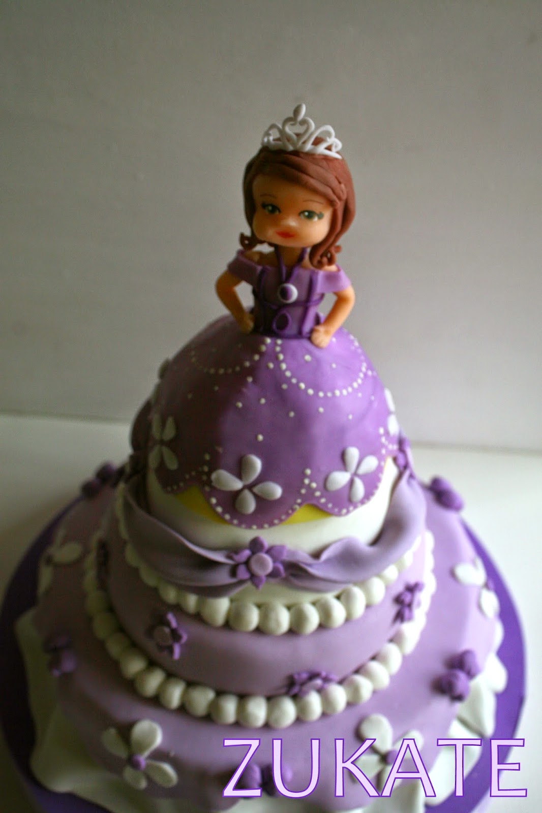 TORTA DE LA PRINCESA SOFÍA PARA KIM | ZUKATE