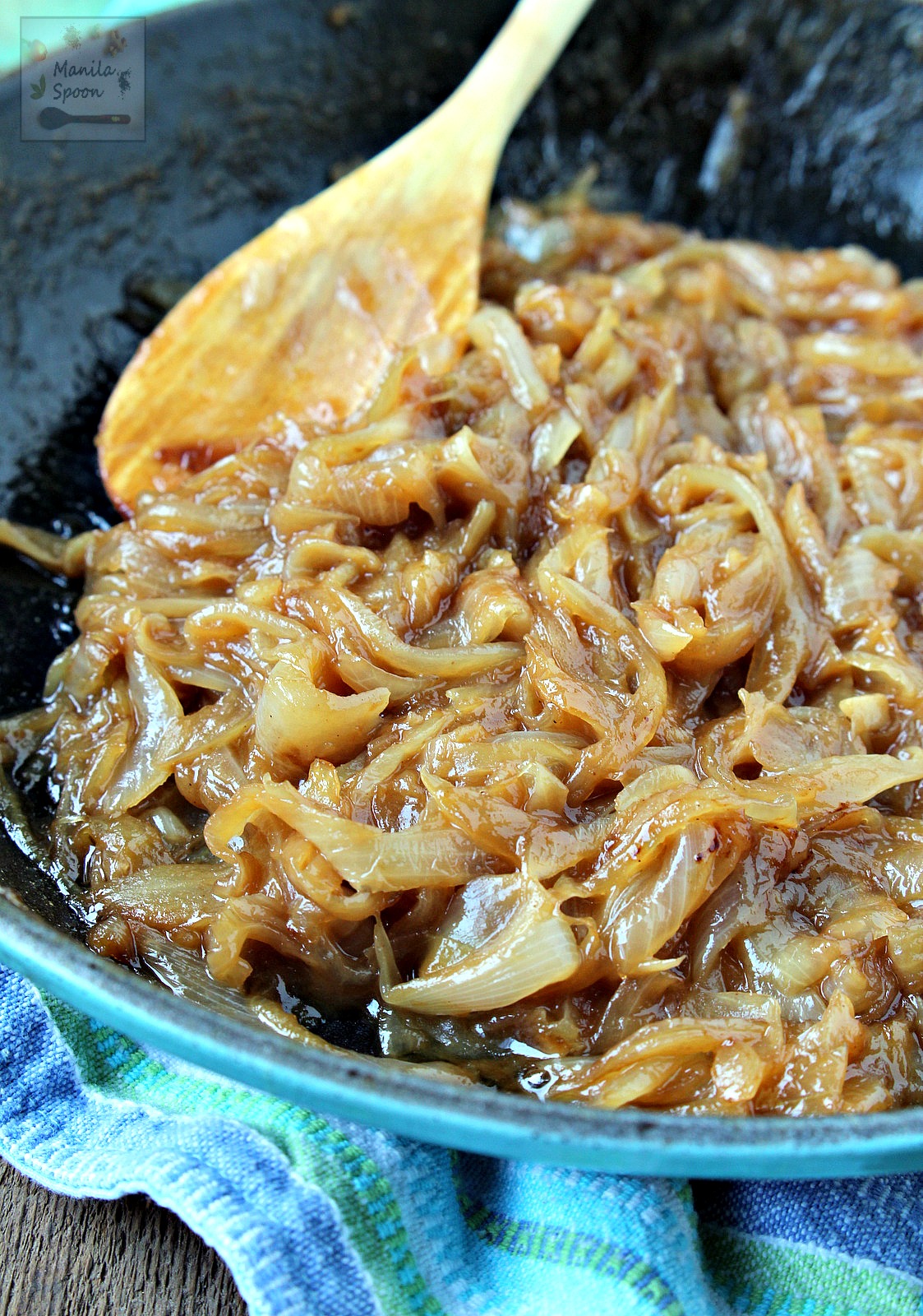 Just a few ingredients are needed to turn a batch of onions into something delightfully rich, sweet and savory. Use caramelized onions as pizza topping, for sandwiches, salad, to jazz up appetizers and so much more! | manilaspoon.com