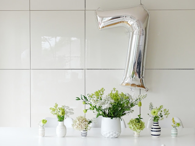Deko-Idee mit Blumen quer durch Garten, Laden und Balkon - www.mammilade.blogspot.de - 5 Lieblinge, Momente und Motive der Woche Deko-Idee mit Blumen quer durch Garten, Laden und Balkon - www.mammilade.blogspot.de - 5 Lieblinge, Momente und Motive der Woche