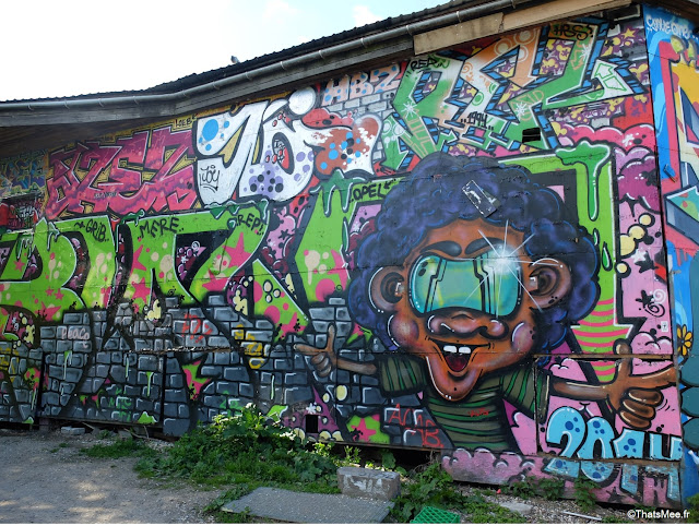 quartier christiania copenhague greenlight district cannabis street art