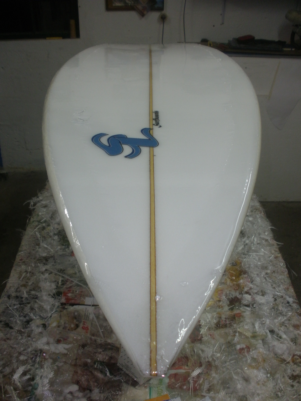 Organic Surf Liquid Glass surfboard glassing & repairsLaminação para