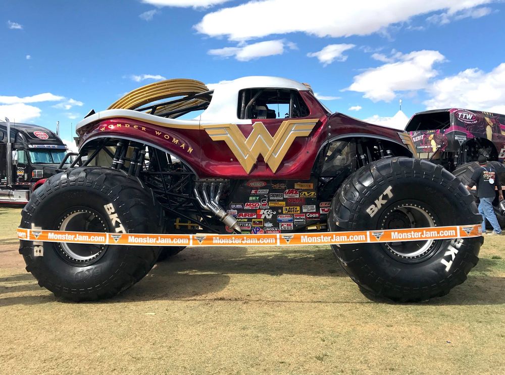 wonder woman monster truck toy
