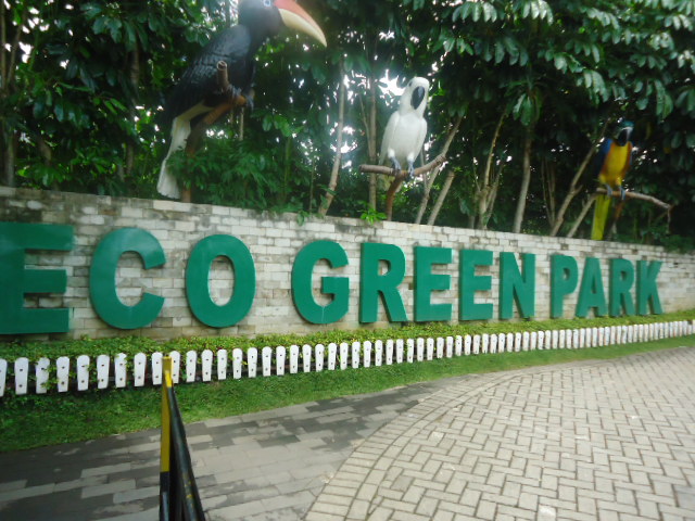 http://renidwiastuti.com/2018/01/eco-green-park-wisata-edutainment.html