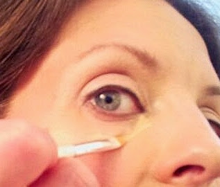 concealer application