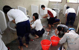 الأطفال اليابانيون ينظفون مدارسهم كل يوم لمدة ربع ساعة مع المدرسين