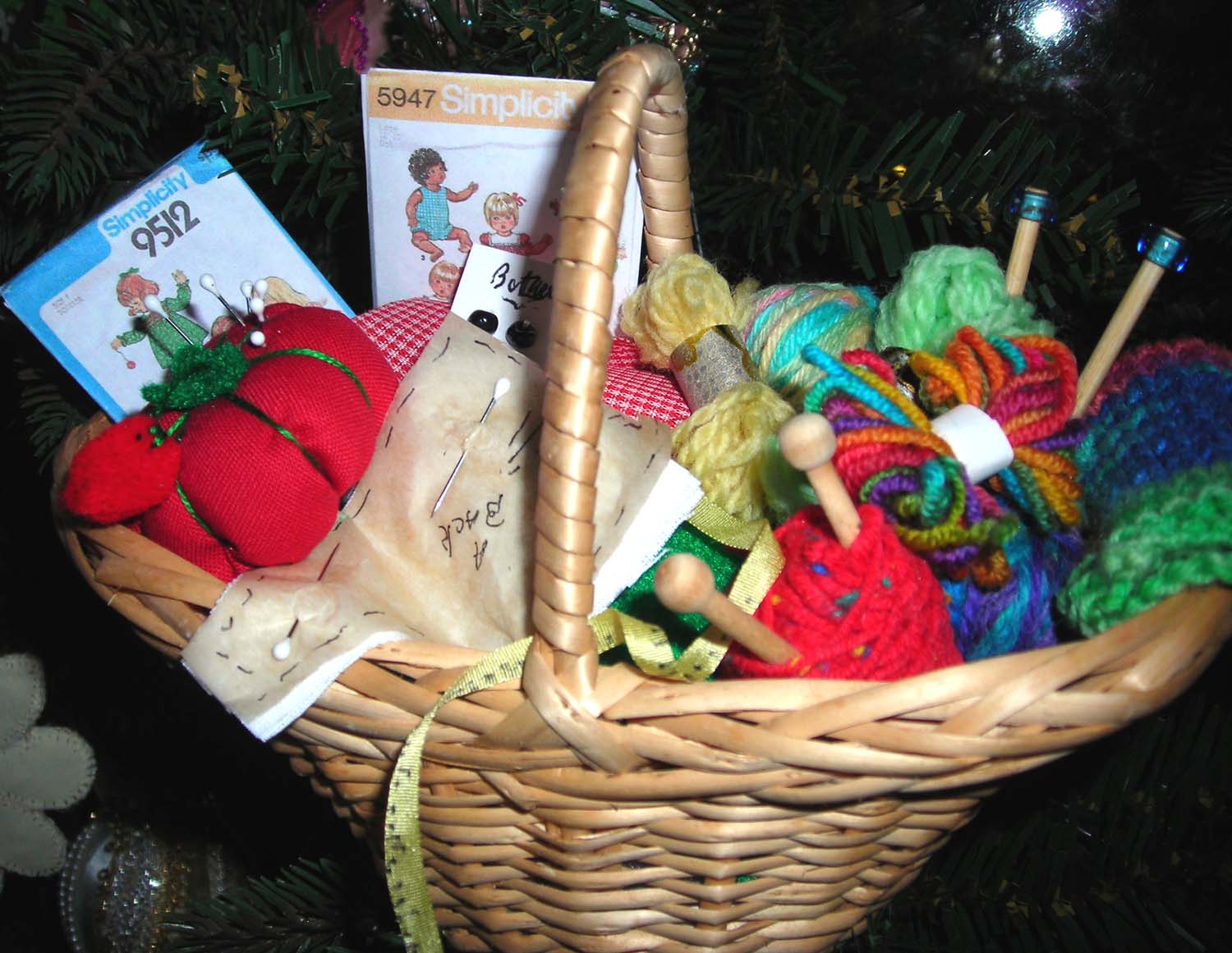 Weirwood Station Sewing/Knitting Basket Ornament