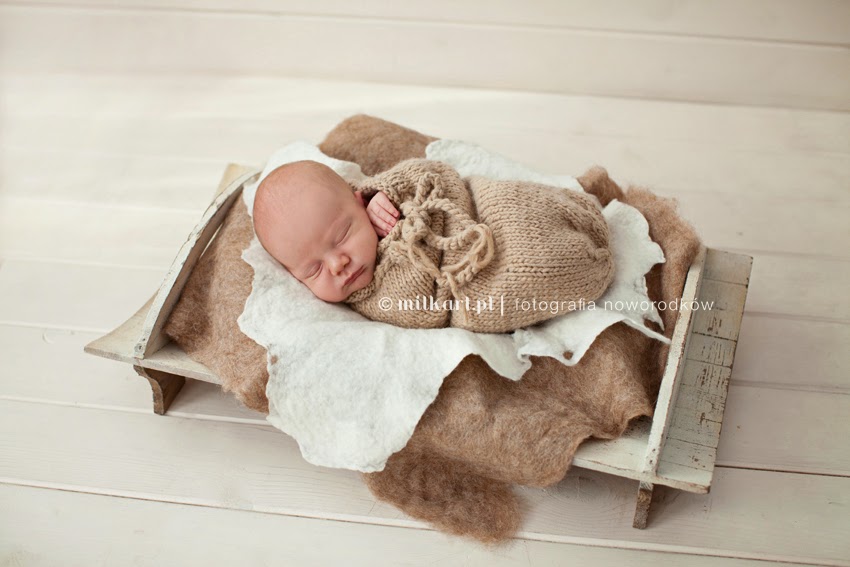 Zdjęcia noworodkowe, sesja zdjęciowa niemowlęca, fotografia niemowląt, fotograf noworodków, studio milkart