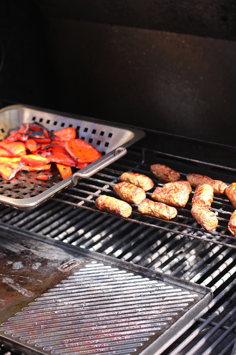 Wolkenfees Küchenwerkstatt: Cevapcici vom Grill, es ist angegrillt