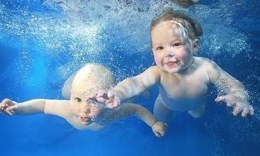 Manfaat Berenang untuk Bayi 