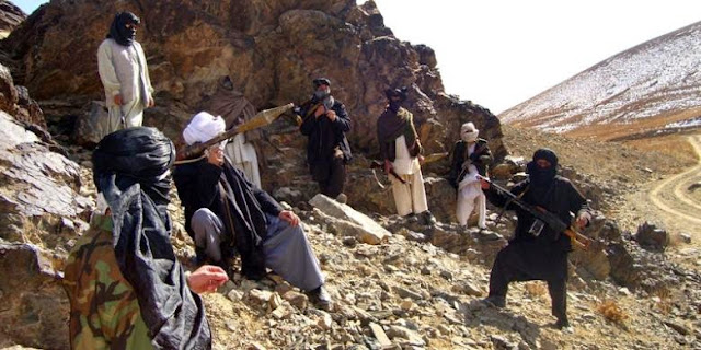 Taliban Afganistan dan ISIS Bentrok, 27 Tewas