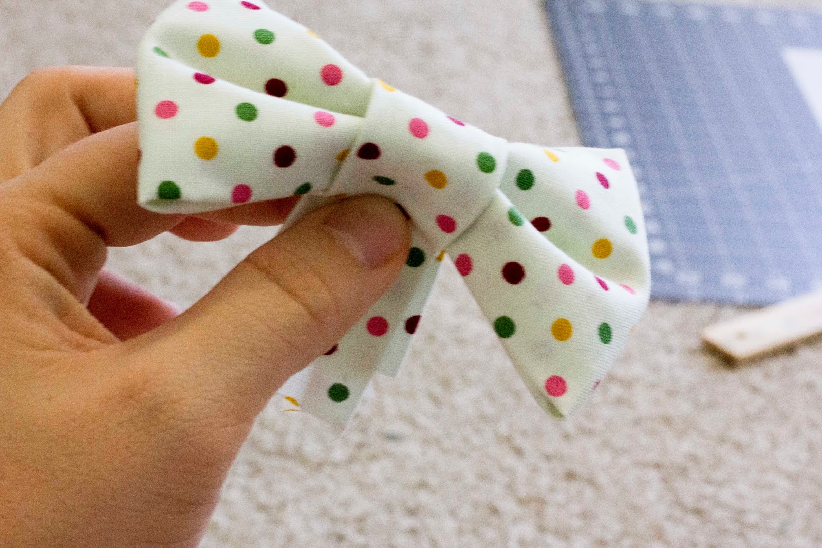 The Silly Babbitts DIY No Sew Bows!