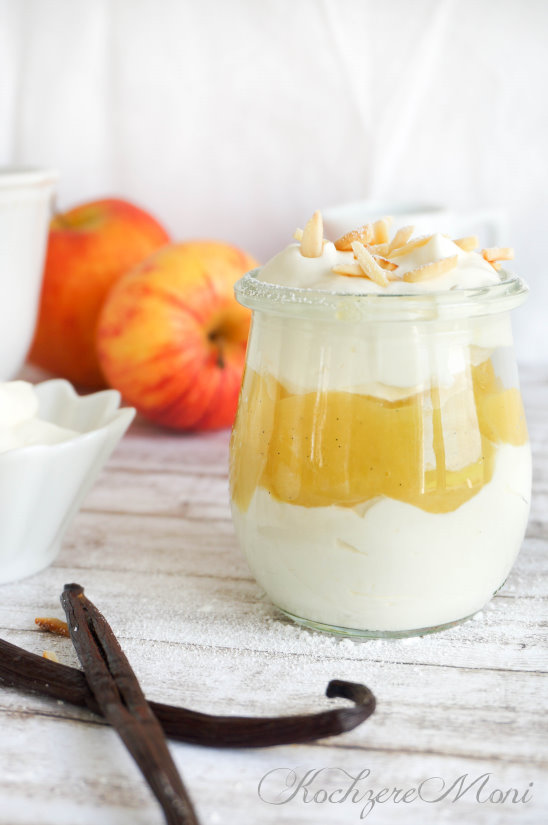 Apfel Vanille Kompott mit Sahne Apfel Vanille Kompott mit Sahne
