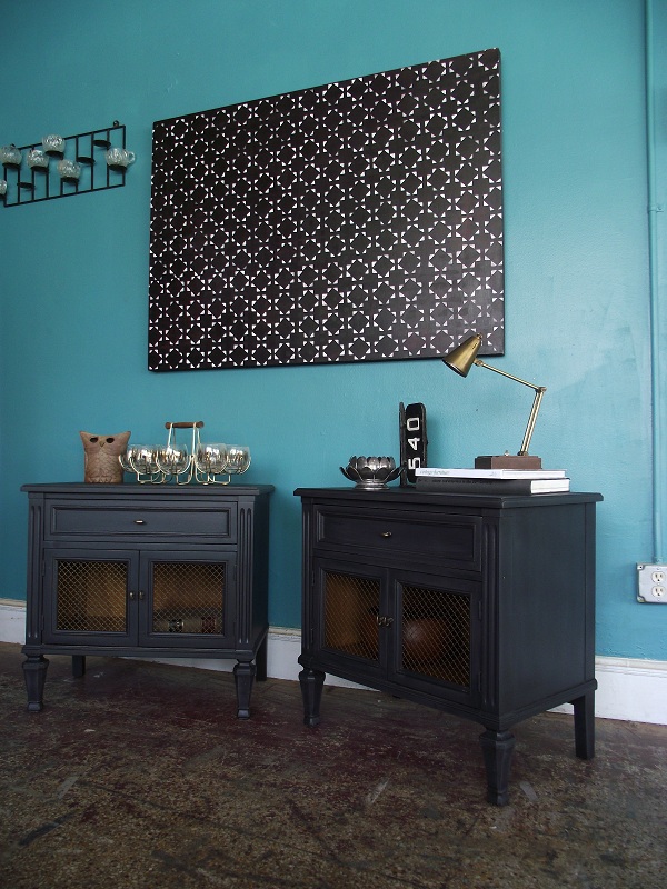 Vintage Ground Pair Vintage Charcoal Gray Nightstands / End Tables