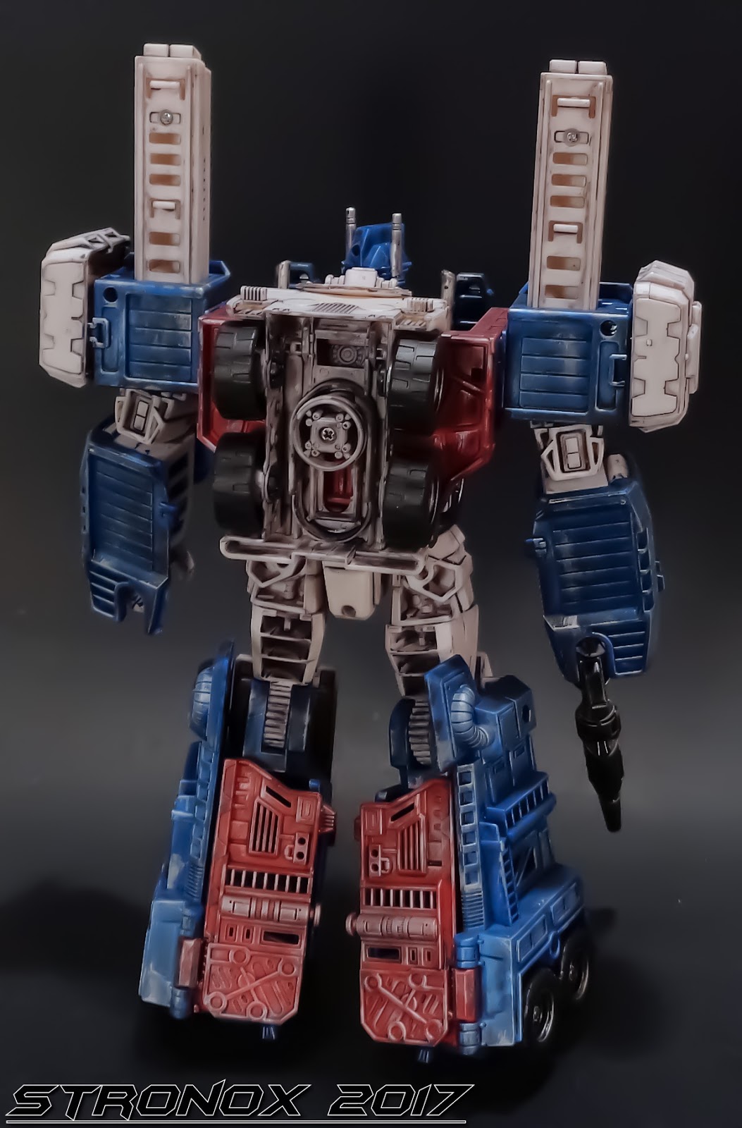 Stronox Custom Figures: Transformers: Ultra Magnus
