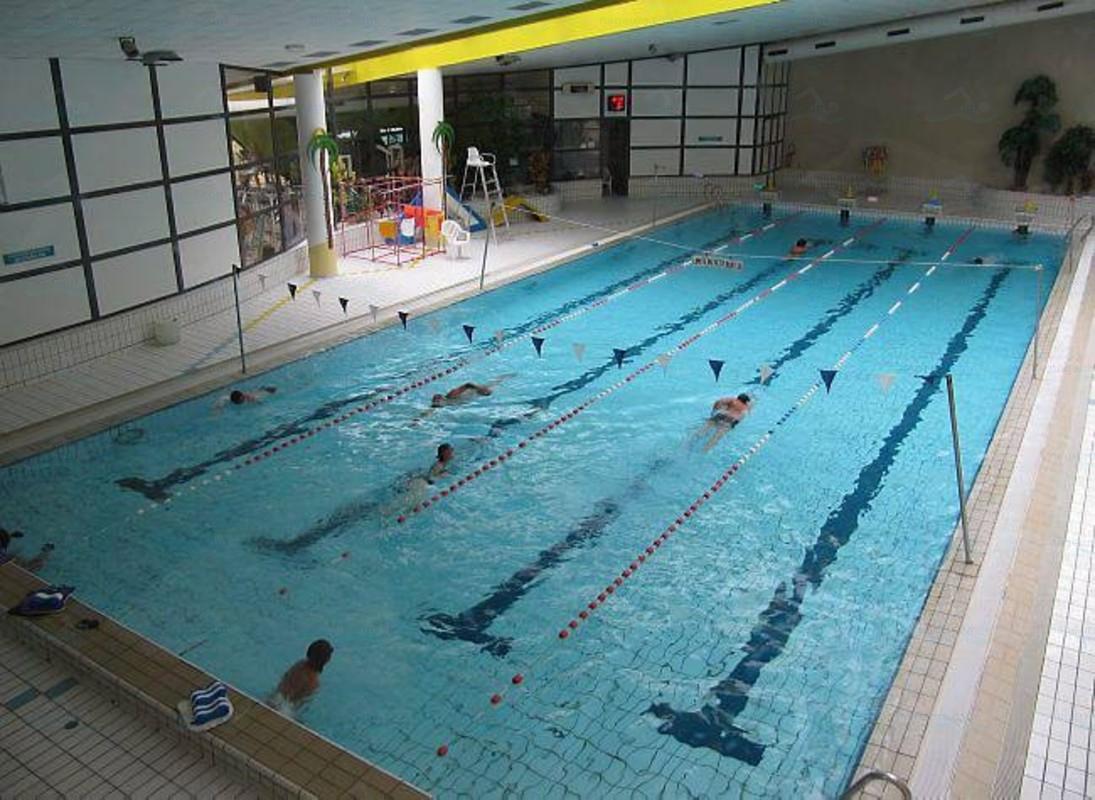 Chen Gai France ) piscine des gayeulles