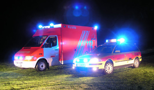 Gambar Mobil Ambulance 01