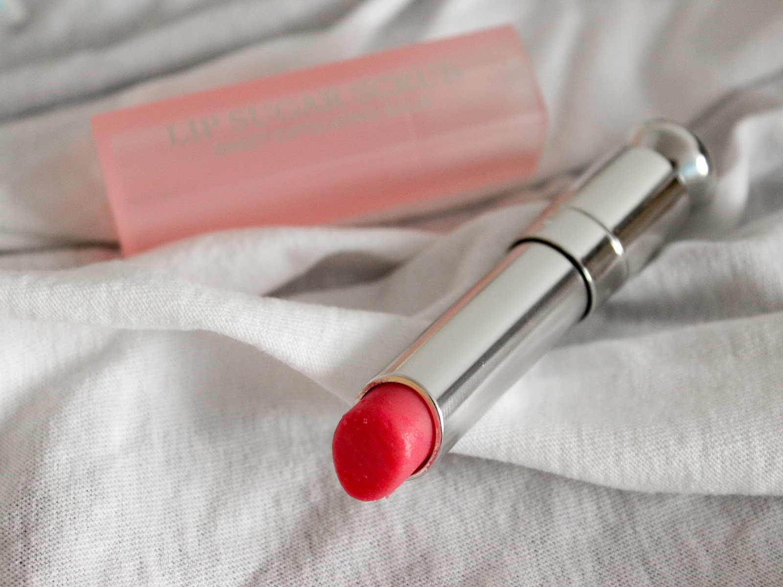 dior-lip-scrub-peeling-na-rty