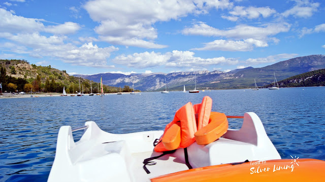 在聖十字湖(Lac de sainte-croix)划船,有一番詩意