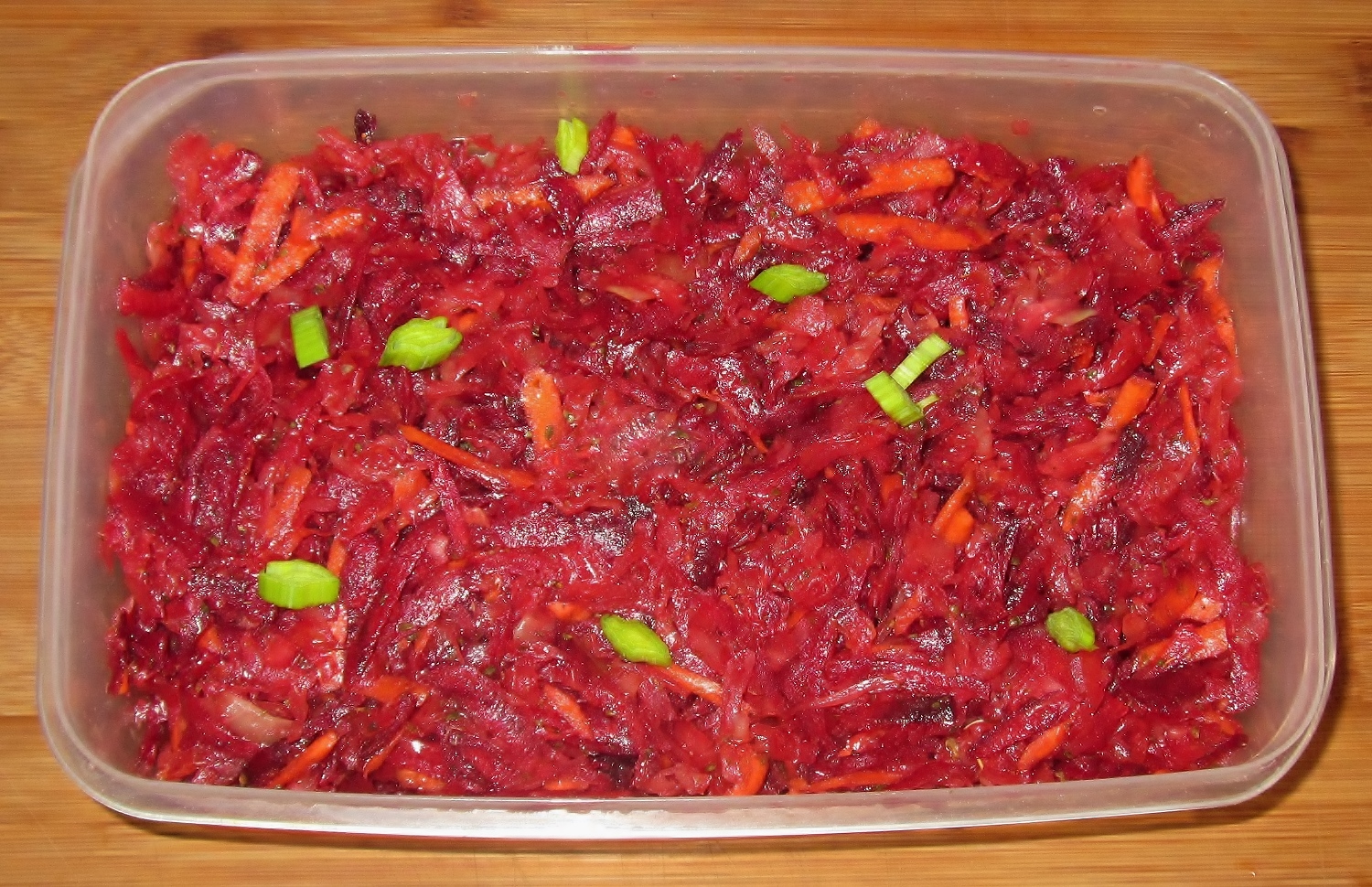 Chleba Naszego Surówka z kiszonej kapusty i buraka w 5 minut.