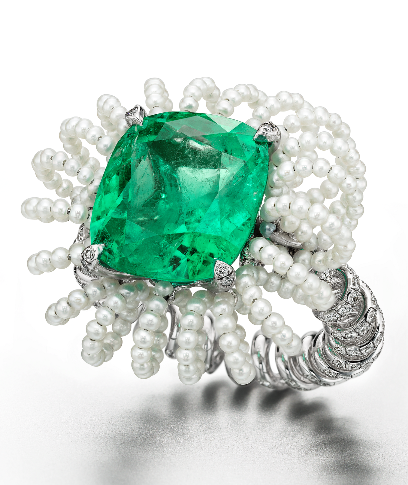 Jewelry News Network Pearl Jewelry Sheds Its Old Image