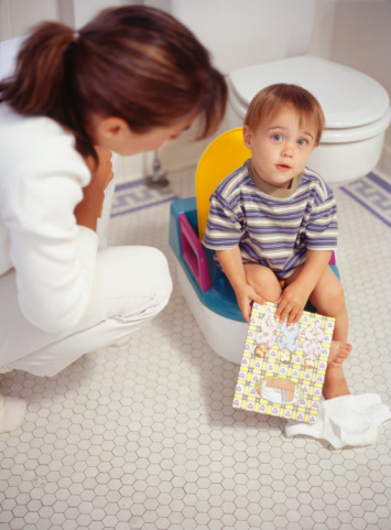 ¿Cómo debo preparar a mi niño para usar el baño? | Etiqueta y Buenos