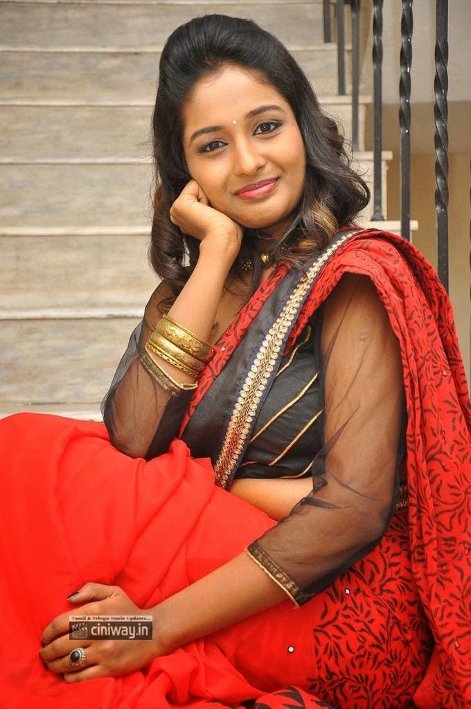 Amitha-Rao-Stills-in-Saree-at-Chandamama