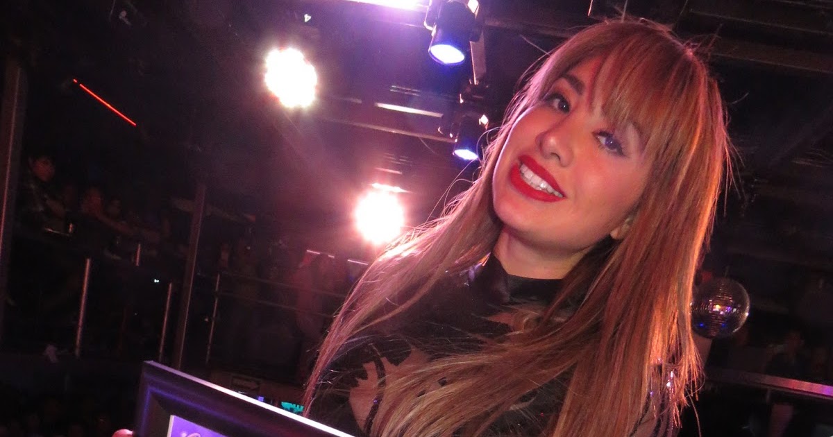 POR LA LUPA: DAMARIS ROJAS RECIBE EL GALARDON ORGULLO DE MI CIUDAD