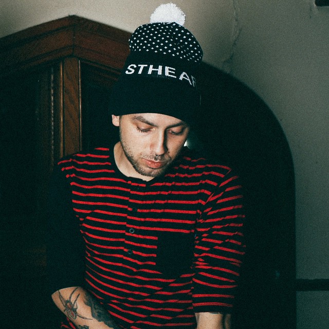 camiseta henley raglan