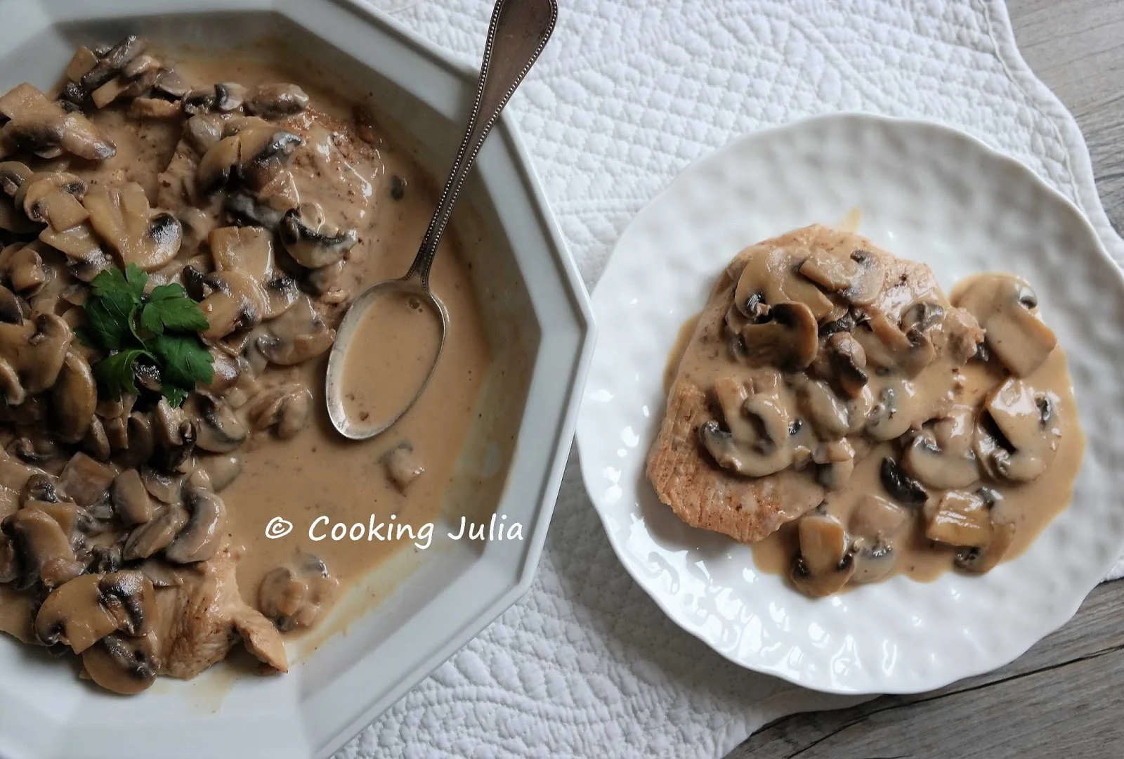 COOKING JULIA : ESCALOPES DE VEAU À LA CRÈME ET AUX CHAMPIGNONS