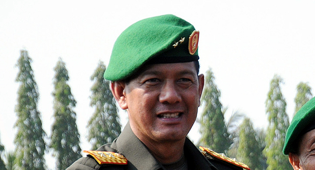 Pangdam XVI/Pattimura Fasilitasi Perayaan Dua Abad Ina Ata Ambon, Malukupost.com - Pangdam XVI/Pattimura Mayjen TNI Doni Monardo berjanji untuk memfasilitasi penyelenggaraan perayaan dua abad Pahlawan Nasional Ina Ata (Eyang Martha Christina Tiahahu) di Negeri Abubu, Pulau Nusalaut, Kabupaten Maluku Tengah, 2 Januari 2018. Panitia Perayaan Dua Abad Ina Ata (Nenek Martha) dan Mangente (Kunjungi) Negeri Abubu, Lusi Peilouw di Ambon, Kamis (25/5), menyatakan bahwa janji Pangdam XVI disampaikan saat bersilaturahmi dengannya pada Rabu (24/5) malam.