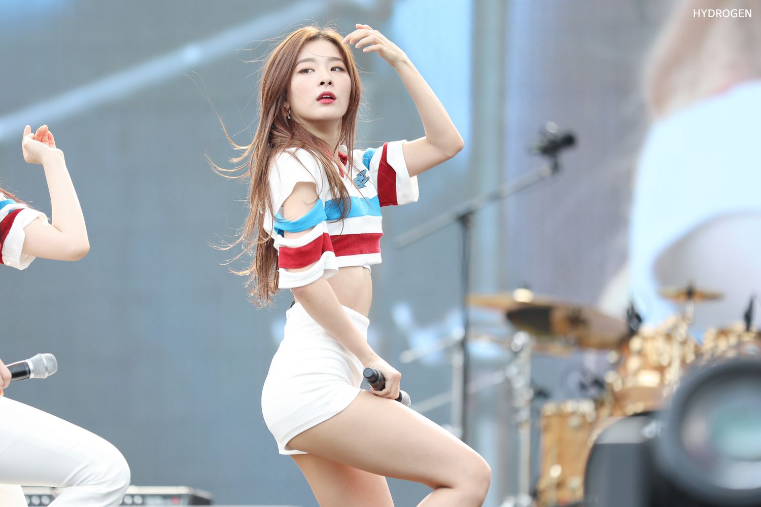RED VELVET Seulgi show off her amazing figure at a mini fan meeting.