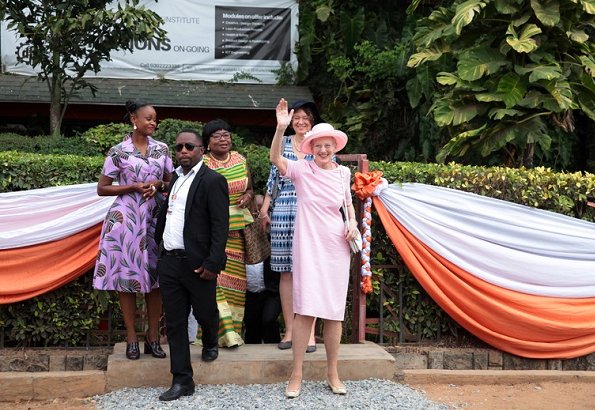 Queen Margrethe welcomed by President of Ghana, Nana Addo Dankwa Akufo-Addo at the Flagstaff House
