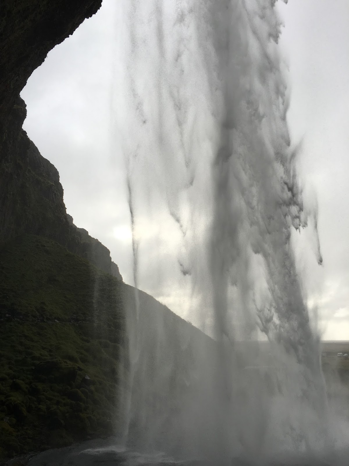 アイスランド旅行 時が止まった氷河と絶景の滝と真っ黒ビーチ Hofnからselfossまでドライブ Day5 旅する世界