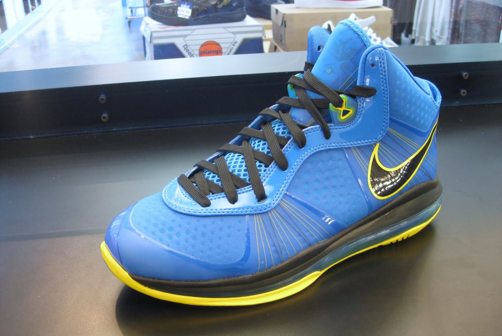 lebron 8 v2 entourage