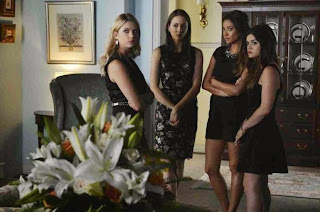 Pretty Little Liars - Surfing the Aftershocks - Review: "Complicated Problems with Simple Solutions"