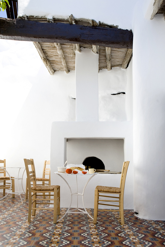 Eclectic traditional greek house design by George Carabellas of TR2. See more at www.grecianparadise.com